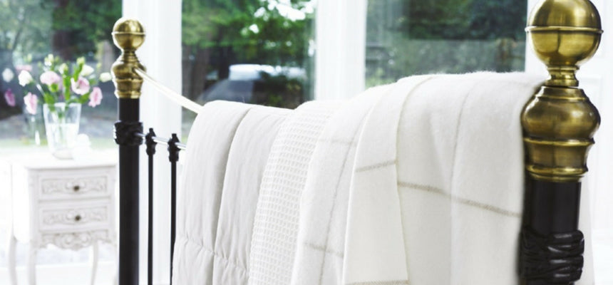 What is the best bed base for a memory foam mattress?