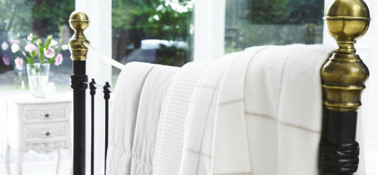 What is the best bed base for a memory foam mattress?